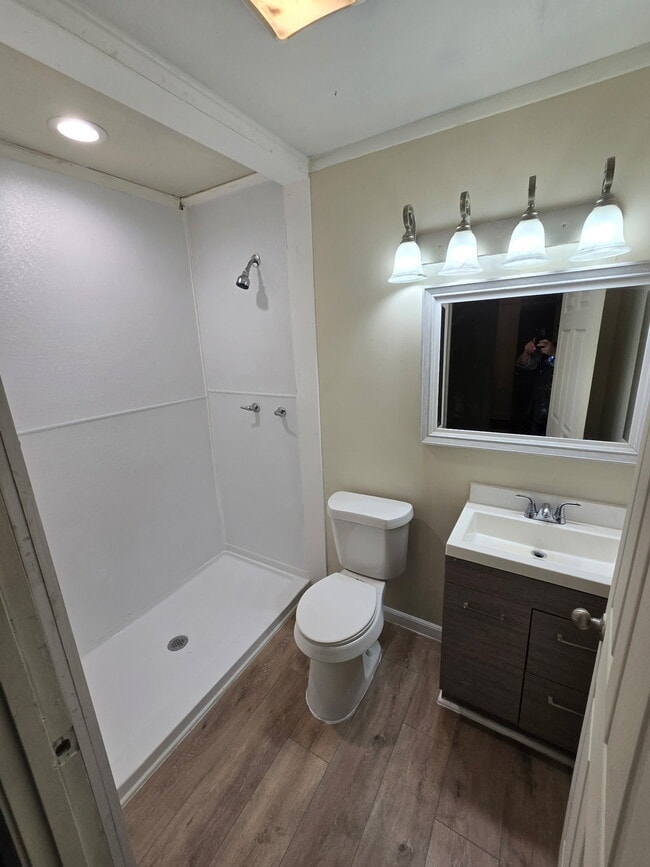 Foto del edificio - 140 Ambroise St