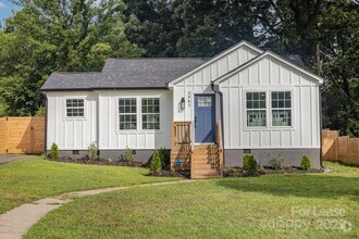Building Photo - 2905 Dogwood Ave