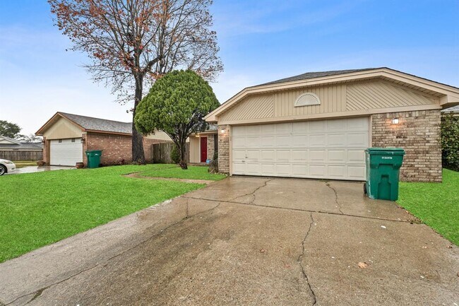 Foto del edificio - 12531 St Michel Dr