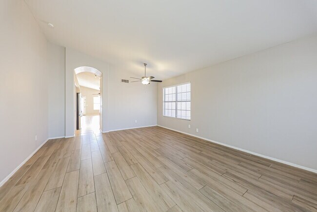 Foto del edificio - 15415 W Lea Ln