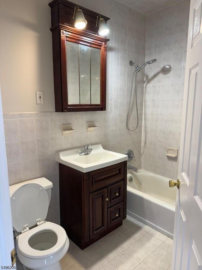 Building Photo - 507 Bloomfield Ave