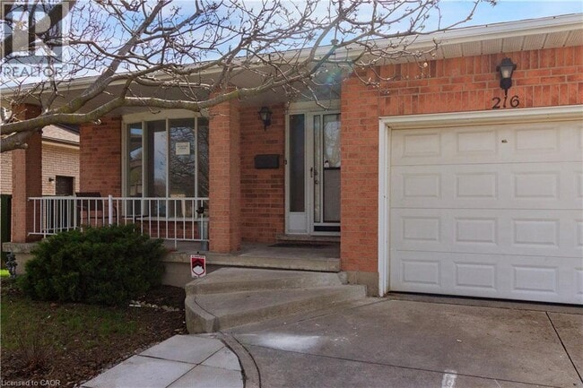 Building Photo - 216 Ravenbury Dr