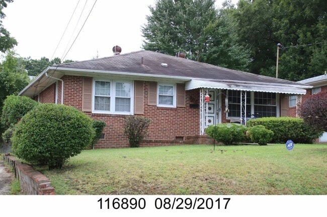 Walk to NCCU. 3 Bedroom - Walk to NCCU. 3 Bedroom House