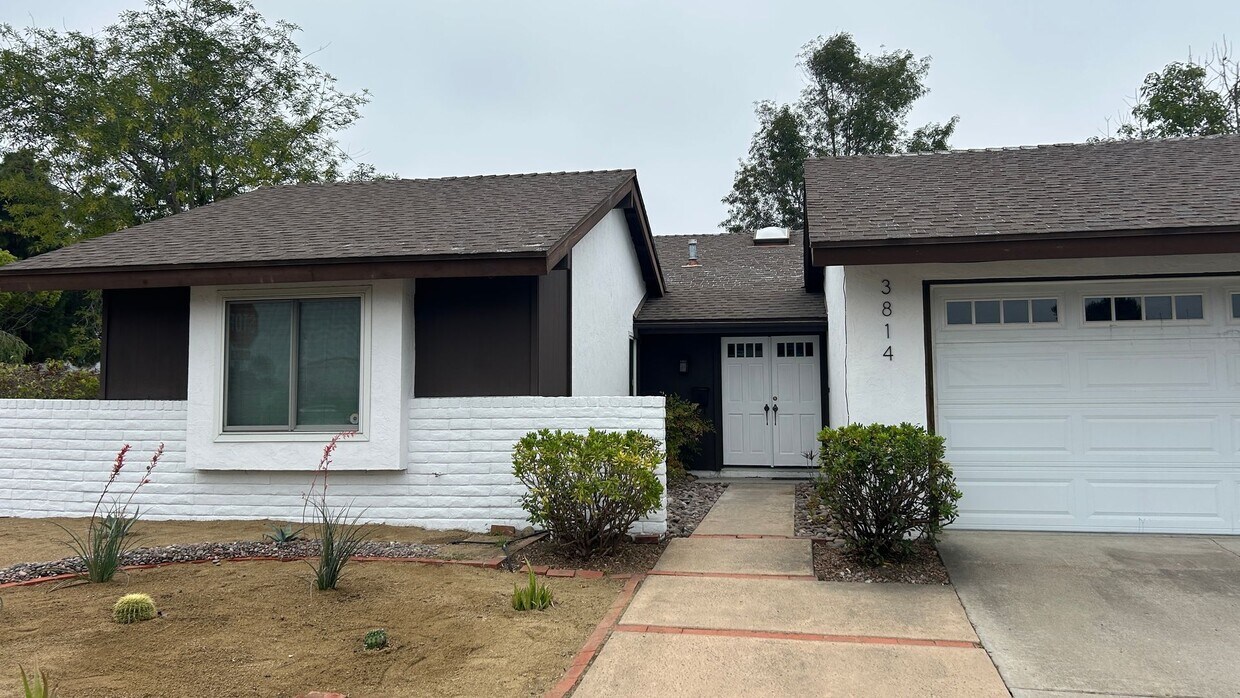 Foto principal - Charming 3-Bed, 2-Bath Home with Spacious ...