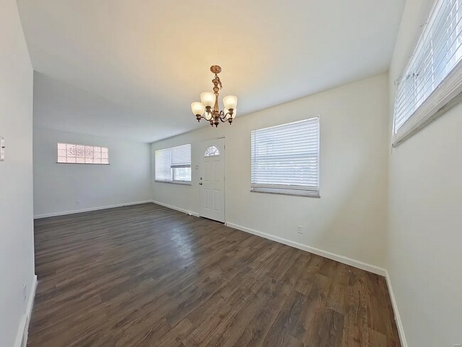 Foto del edificio - 4864 Carter Ave