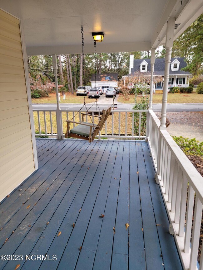 Building Photo - 720 Bracken Fern Dr