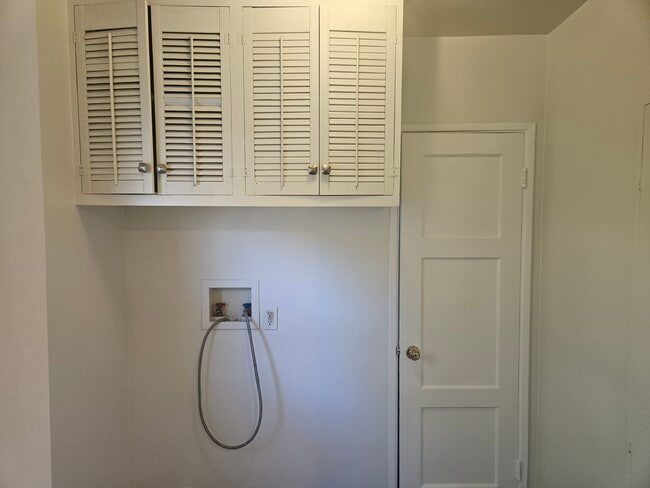 Foto del edificio - 9966 Glencrest Cir