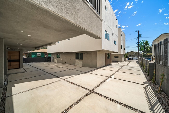 Building Photo - 6053 Craner Ave