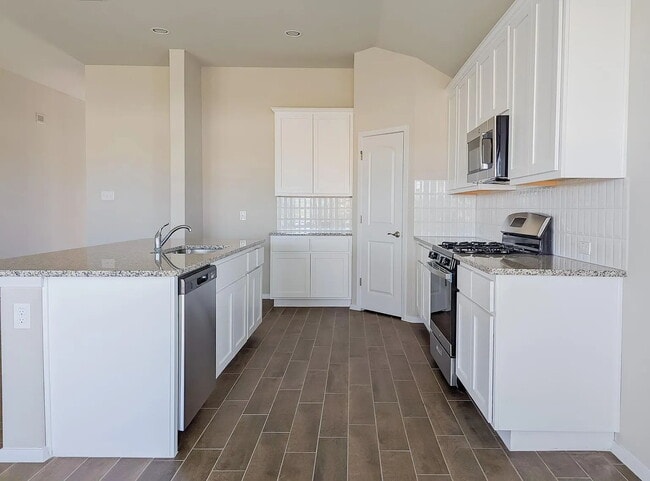 Building Photo - "Charming 3-Bedroom Home on Spiny Lizard Lane with Spacious 1,556 Sq Ft Layout & 2 Full Baths!"