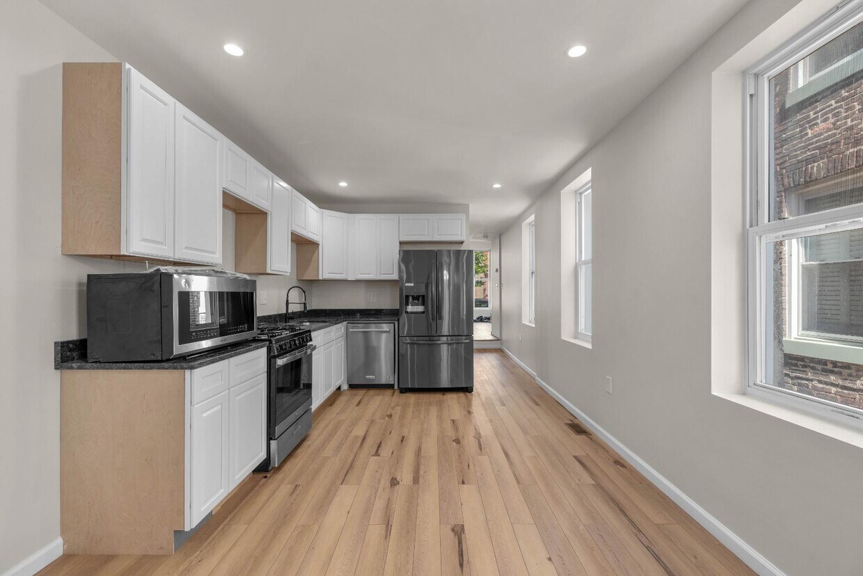 Foto principal - 121 N Patterson Park Ave