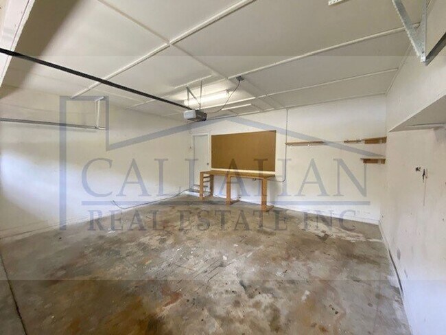 Building Photo - Sherwood 4 Bedroom Home