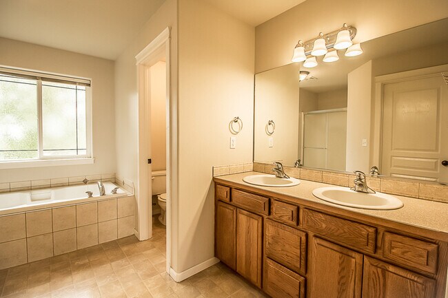 Building Photo - 10022 E Upriver Dr