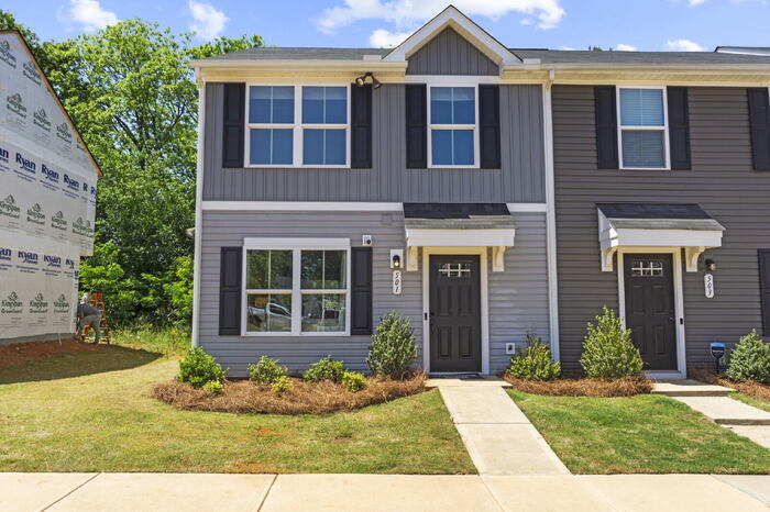 Primary Photo - Modern End-Unit 3 BD/2.5 BA Greenville Tow...