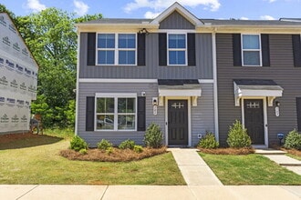 Building Photo - 501 Hampton Townes Dr