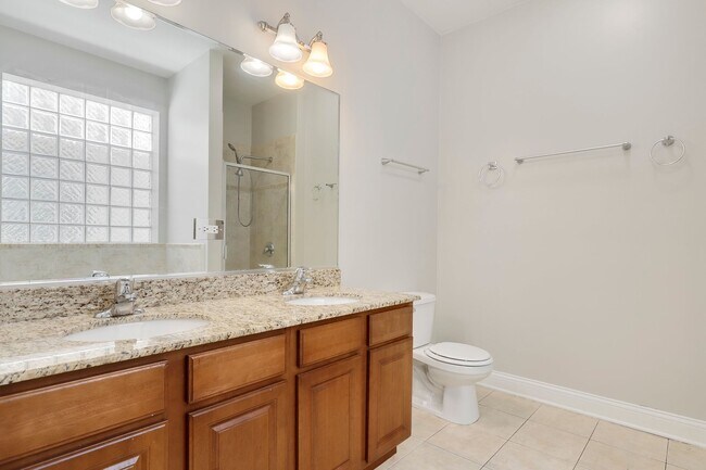 Master bathroom - 4902 S Vincennes Ave