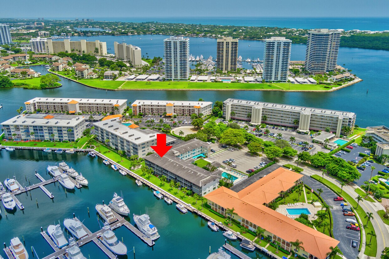 Primary Photo - 37 Yacht Club Dr
