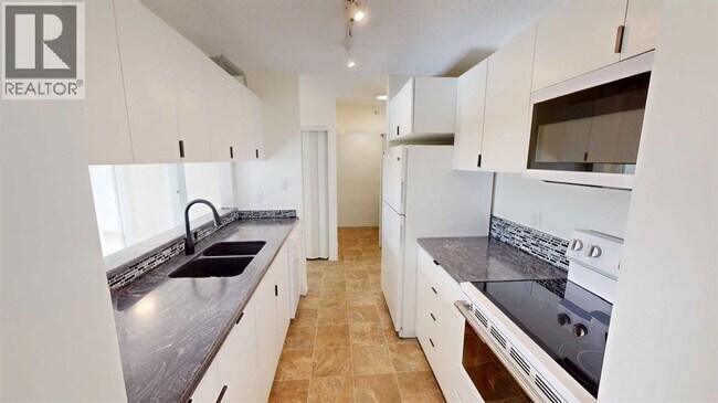 Photo du bâtiment - 10405-10499 99 St