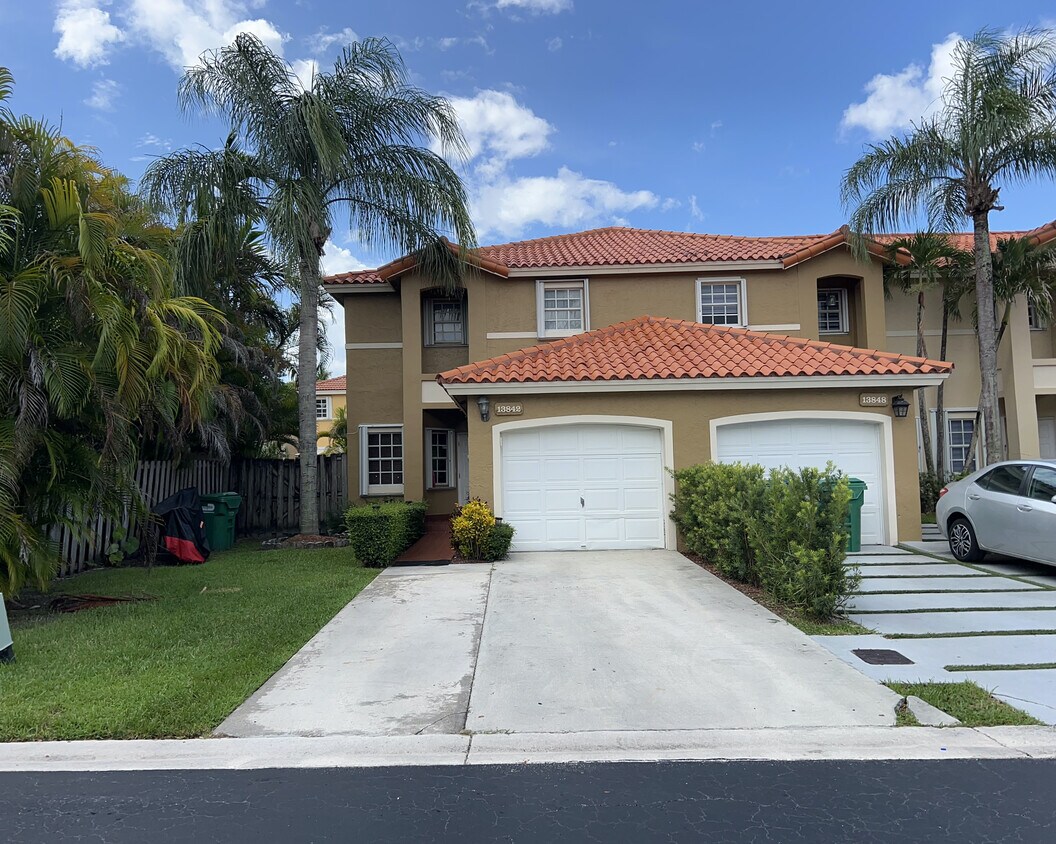 13842 SW 102nd Ter, Miami, FL 33186 Townhome Rentals in Miami FL