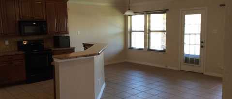 Foto del edificio - 2221 Whitney Dr