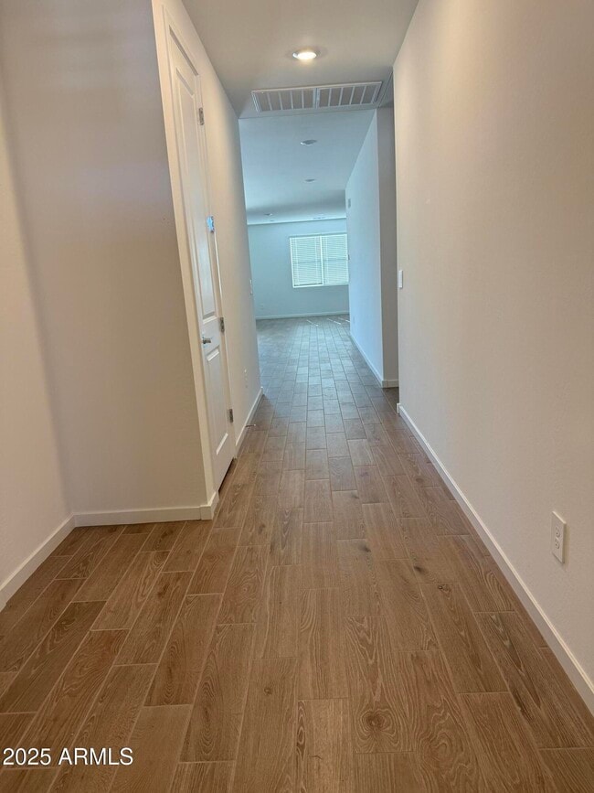 Foto del edificio - 24433 Grenadine Rd