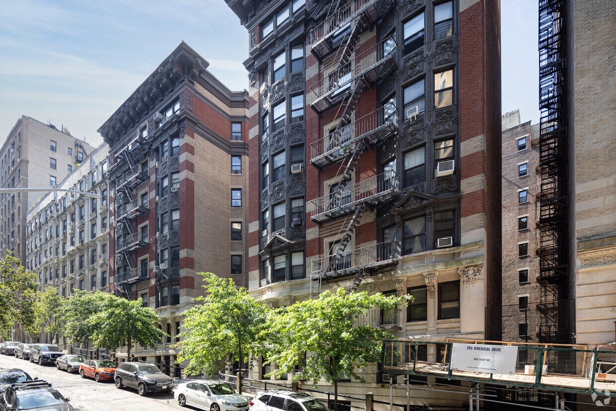 Primary Photo - 310 W 99th St