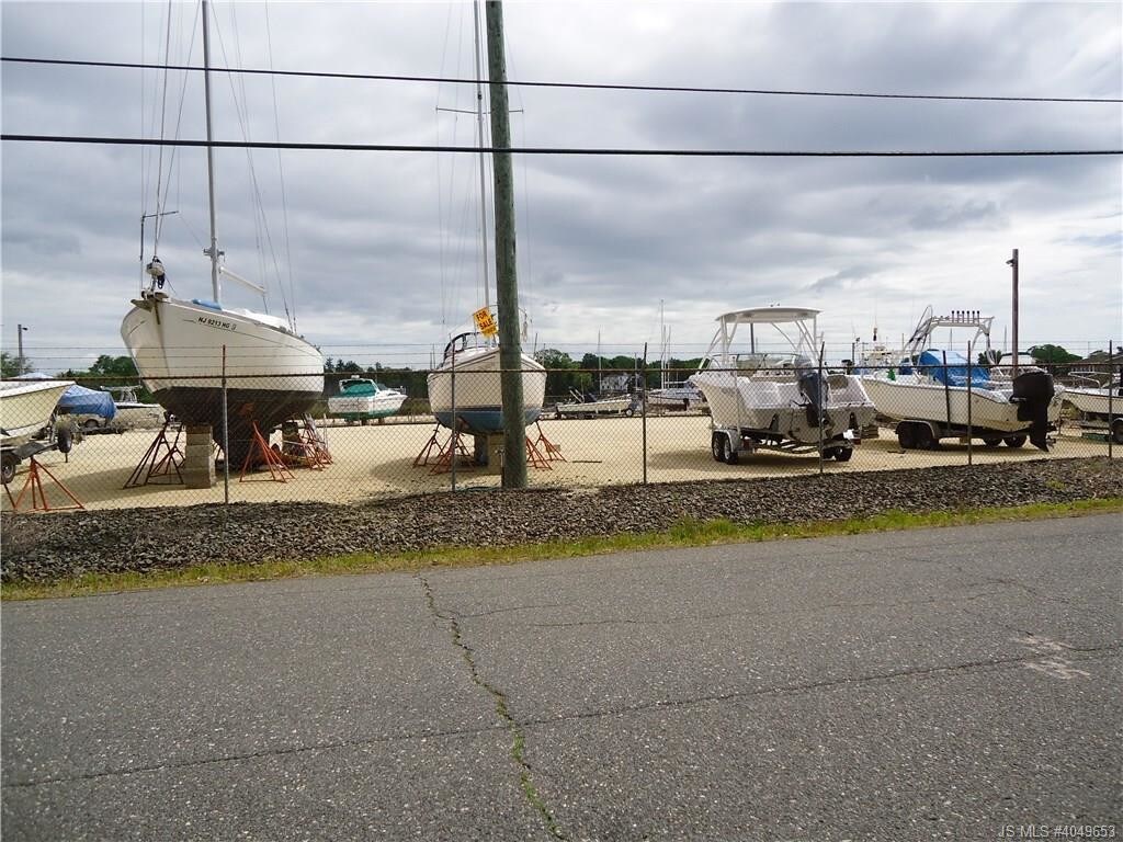 Building Photo - 201 Lakeside Dr E