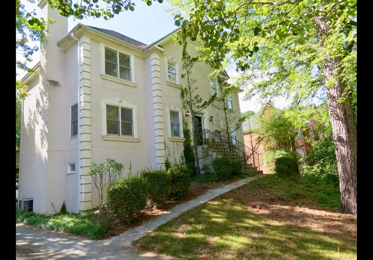 Foto del edificio - 622 Corbin Lake Ct