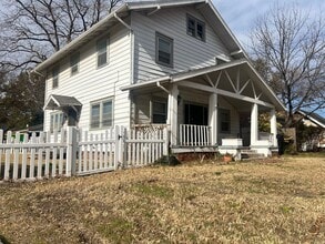 Building Photo - 1403 N Vassar Ave