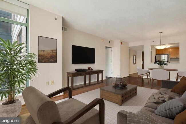 Foto del edificio - 1150 K St NW