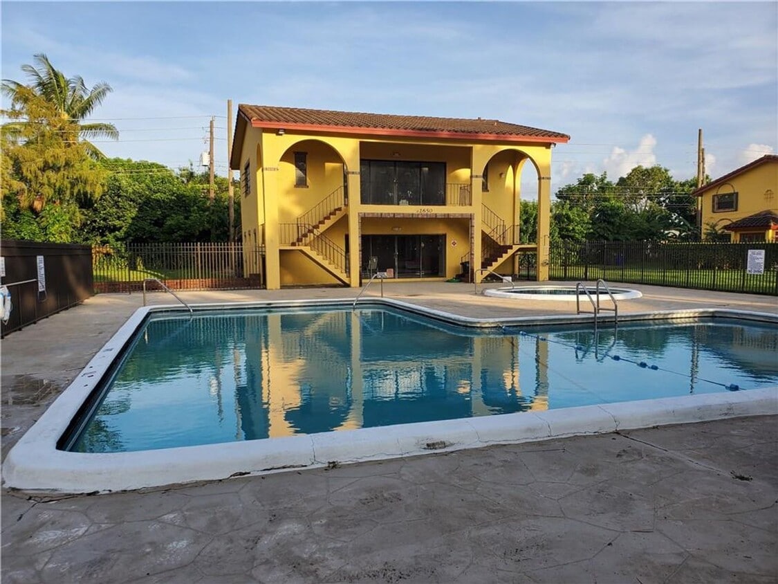 Photo - 2743 NW 47TH TER # 604 LAUDERDALE LAKES, FL 33313