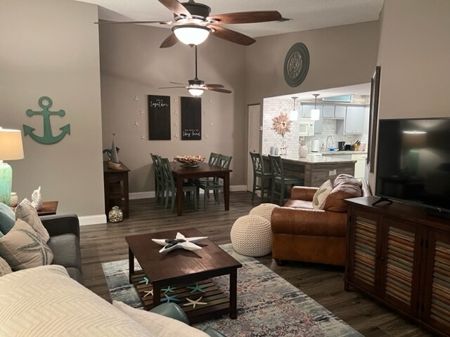 Foto del edificio - 14920 Summerlin Woods Dr
