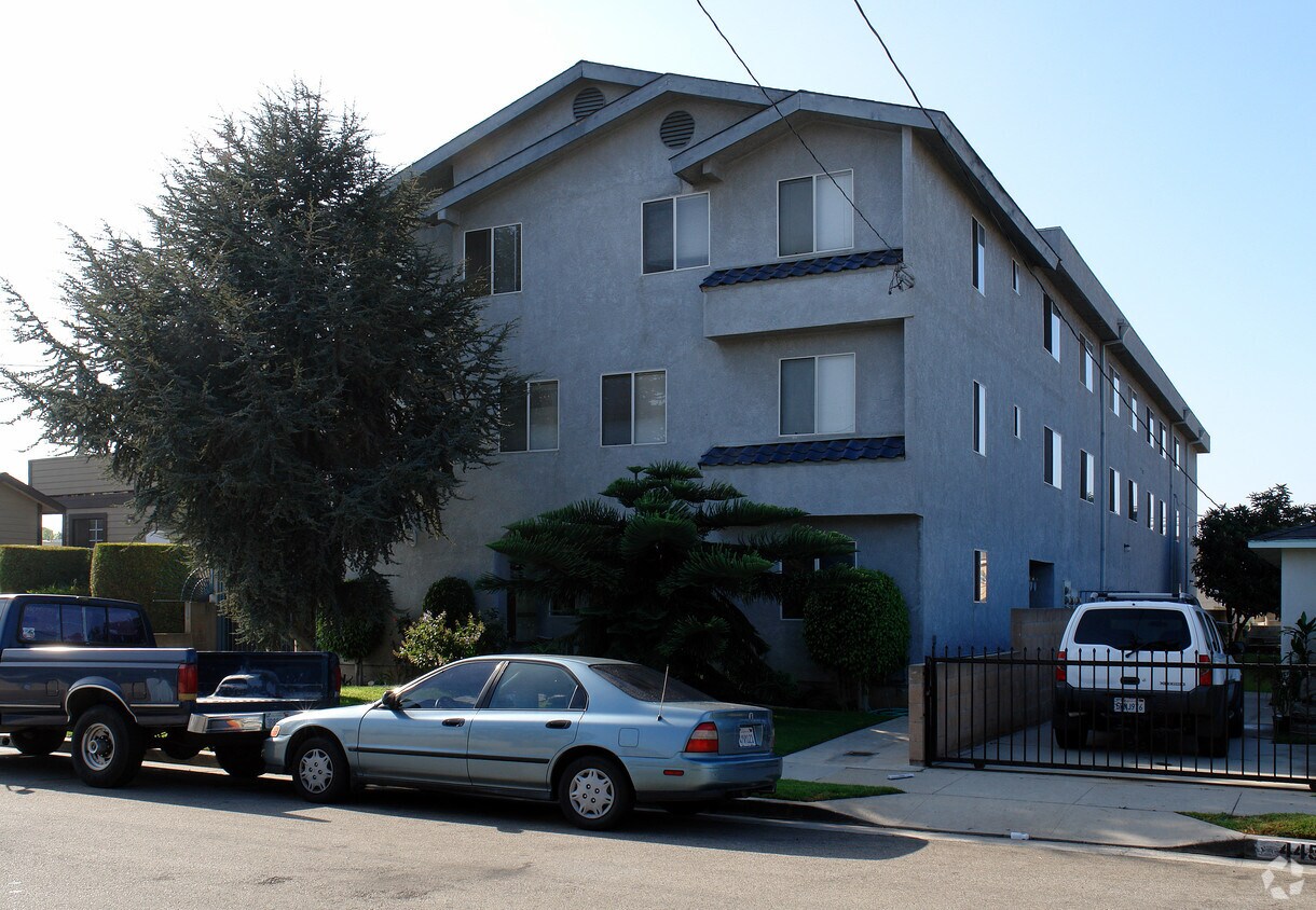 4446 W 136th St, Hawthorne, CA 90250 Apartments in Hawthorne, CA