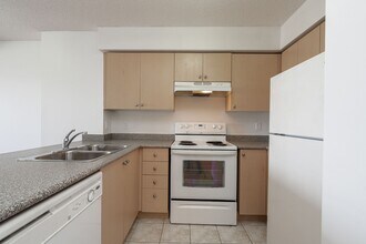 Building Photo - 333 Sidney Belsey Crescent