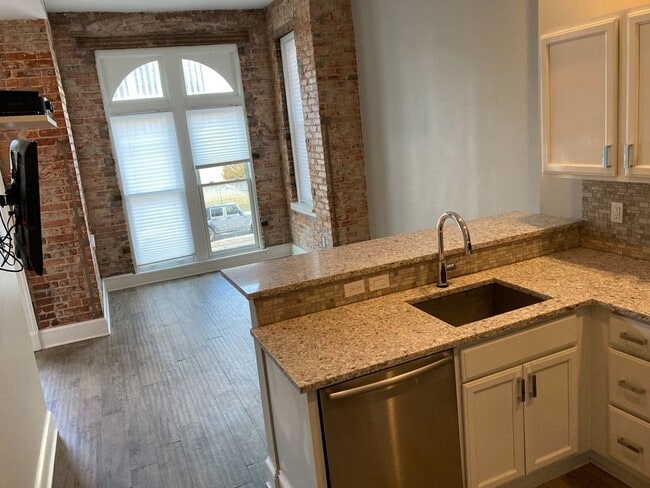 Building Photo - 1227 15th St NW