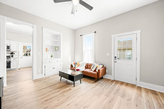 Foto del edificio - 639 Maple St