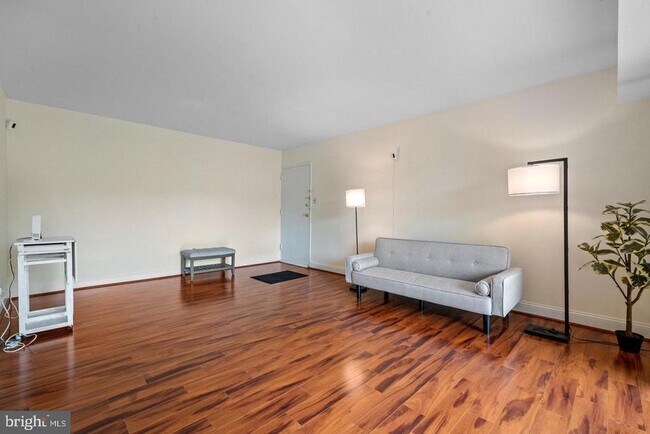 Building Photo - 7984 Audubon Ave