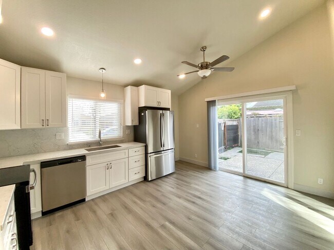 Building Photo - Beautifully Remodeled 3-Bedroom Home for Rent! - Northgate Neighborhood of Fremont!