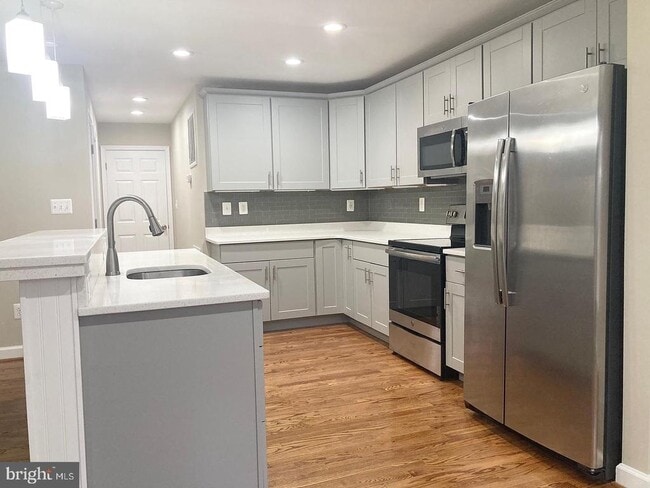 Foto del edificio - 3002 Lakeview Pkwy