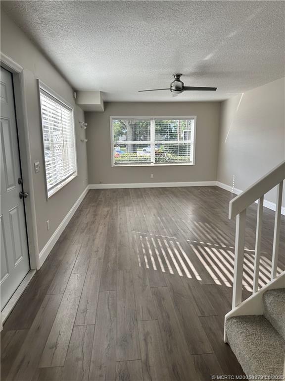 Building Photo - 2882 SW Lakemont Pl