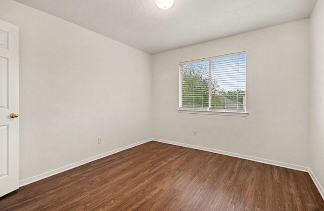 Building Photo - 10227 Rolleston Ln