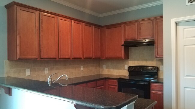 Building Photo - 5501 Hardie Farm Dr