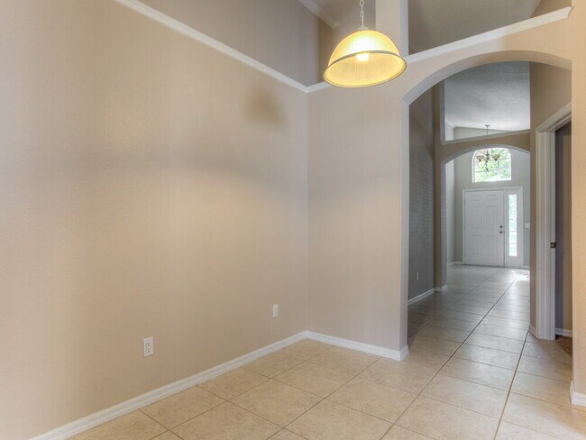 Foto del edificio - 16820 Hawkridge Rd
