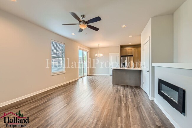 Foto del edificio - ** NEW PRICE ** Gorgeous 3-Bed Hillsboro Home with a Fenced Yard!