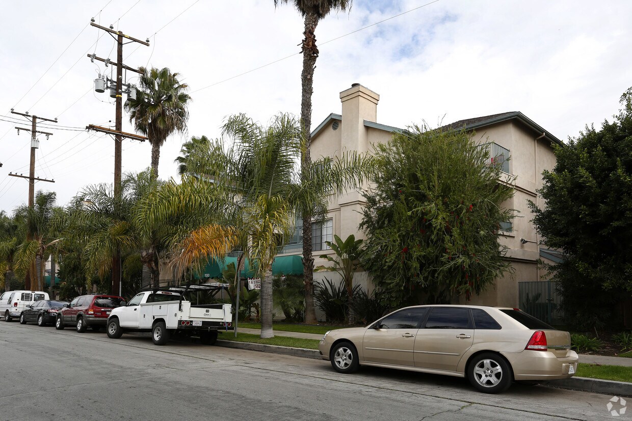 Primary Photo - 1130 Newport Ave.