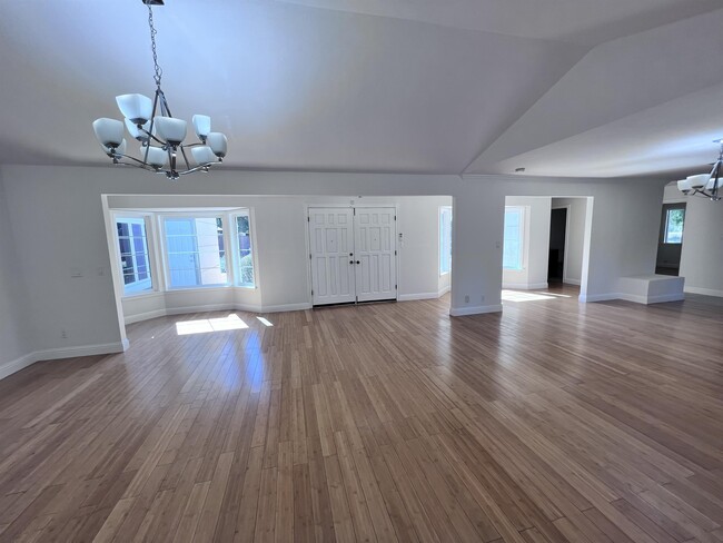 Foto del edificio - 3431 Balfour Rd