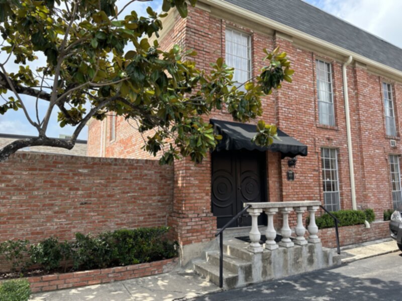 Foto principal - Large first floor condo in Alamo Heights