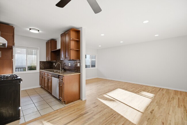 Foto del edificio - 14616 Magnolia Blvd