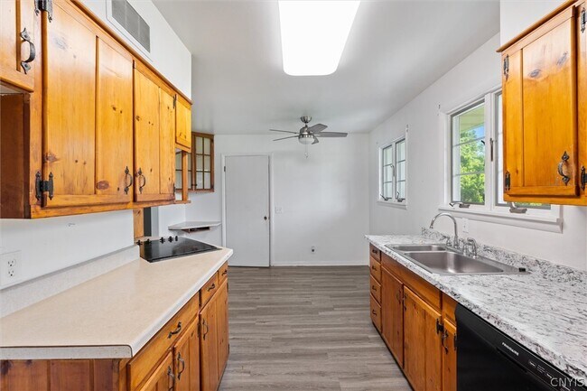 Foto del edificio - 4743 Cleveland Rd