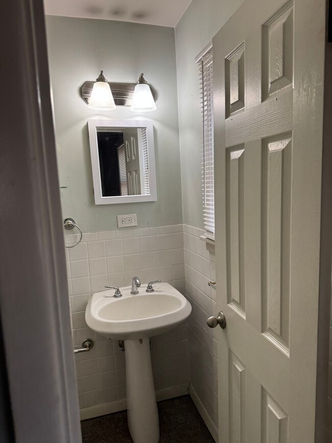 Baño principal - 3811 26th St