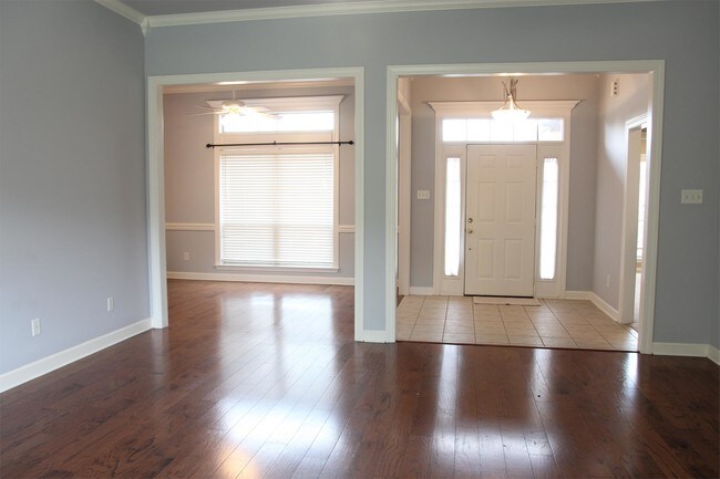 Building Photo - 108 Granite Cove